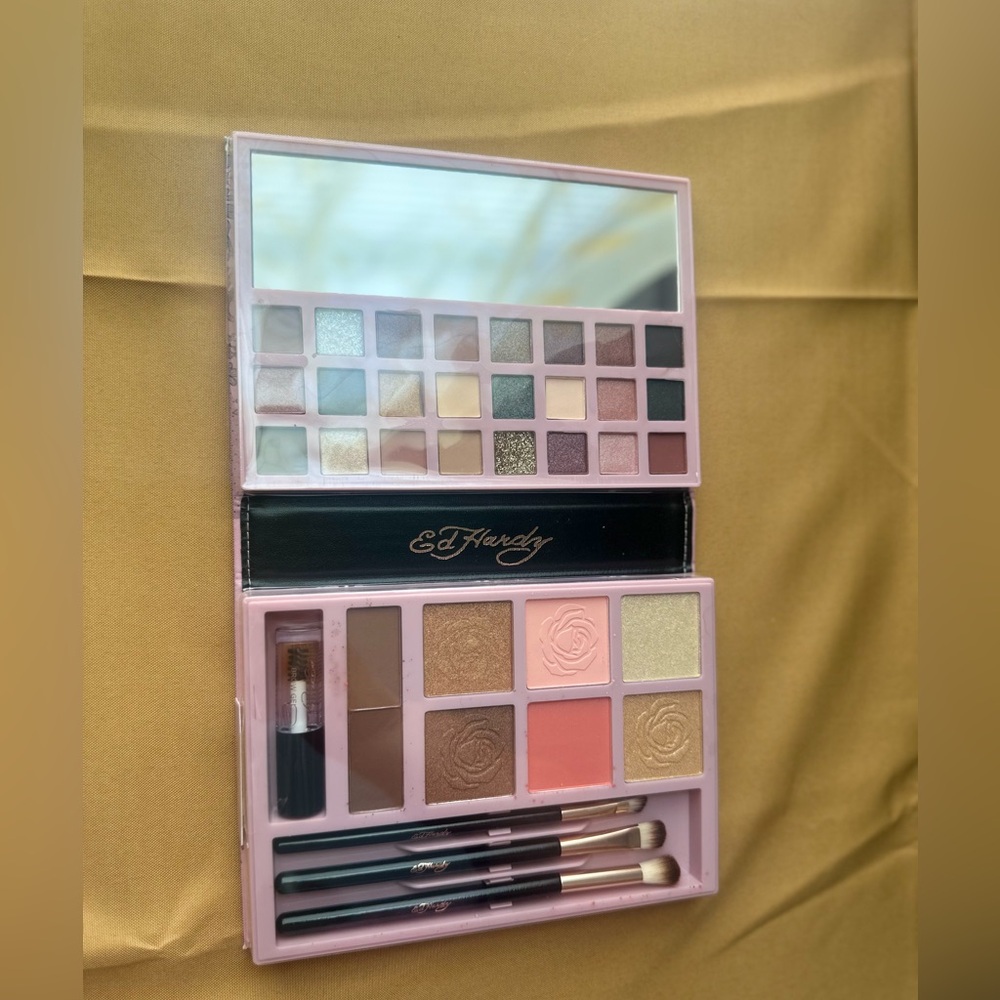 Ed Hardy 36-Piece Total Eye & Face Palette - NWT - Picture 7 of 9